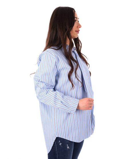Camicia azzurra Miss Love da donna, elegante e versatile per primavera-estate