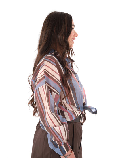 Camicia azzurra da donna Miss Love, raffinata e versatile