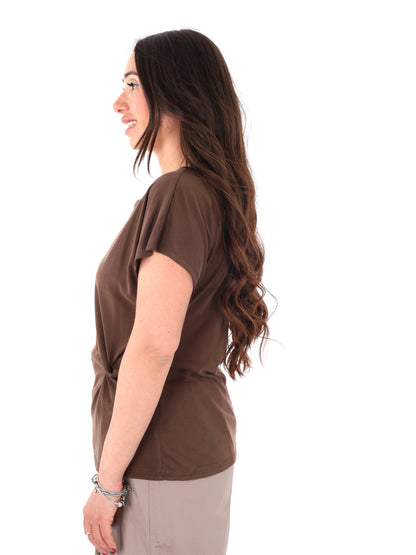 T-shirt donna Miss Love in marrone, stile semplice e versatile
