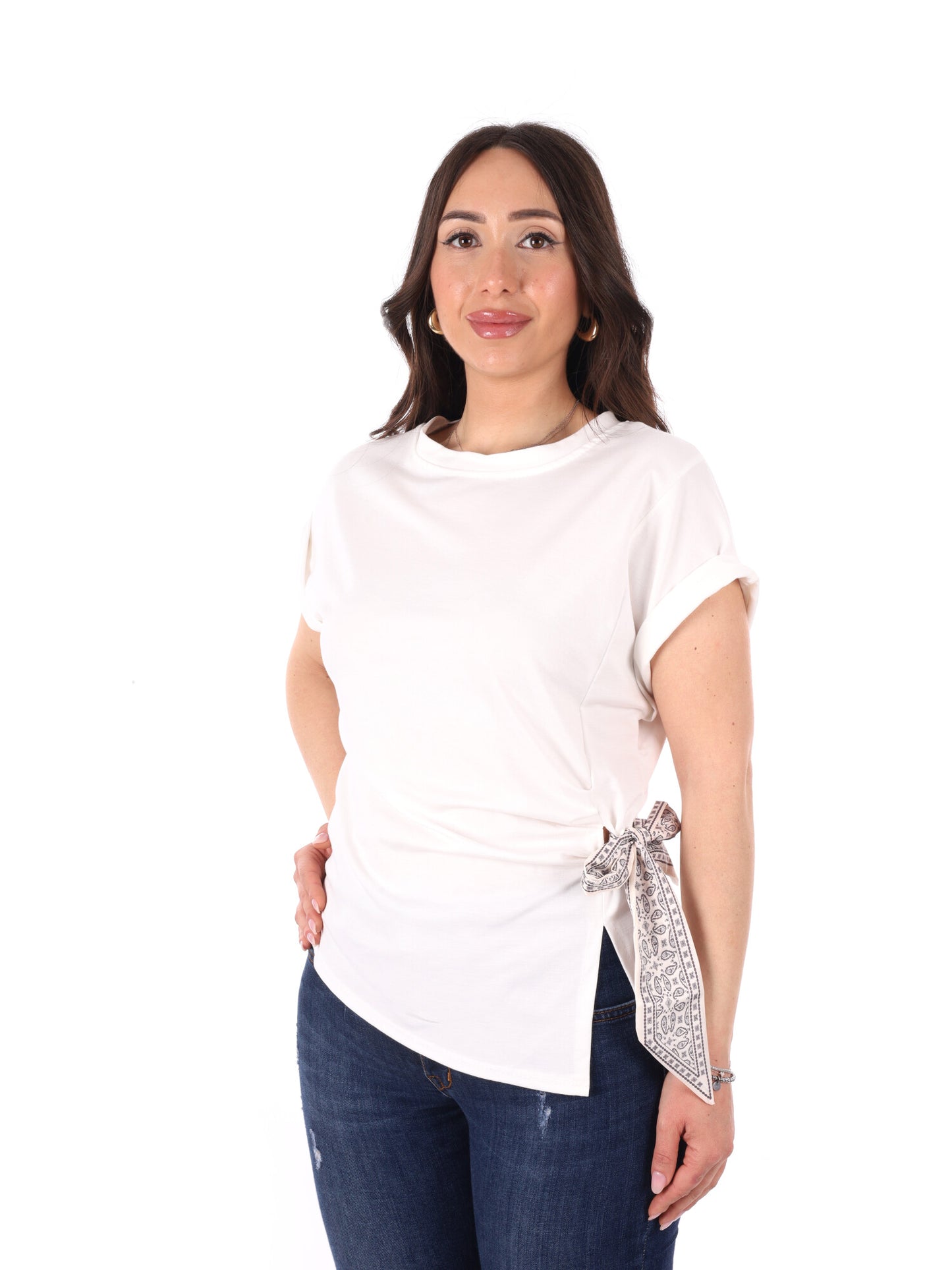 Miss Love, t-shirt a maniche corte bianca da donna dal design minimal