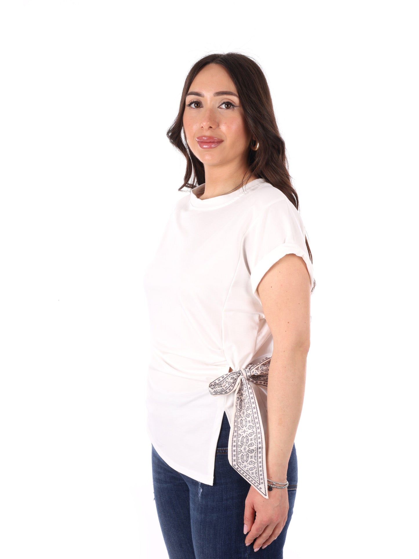 Miss Love, t-shirt a maniche corte bianca da donna dal design minimal