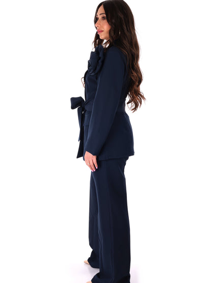 Tailleur elegante Miss Love da donna blu con spilla floreale