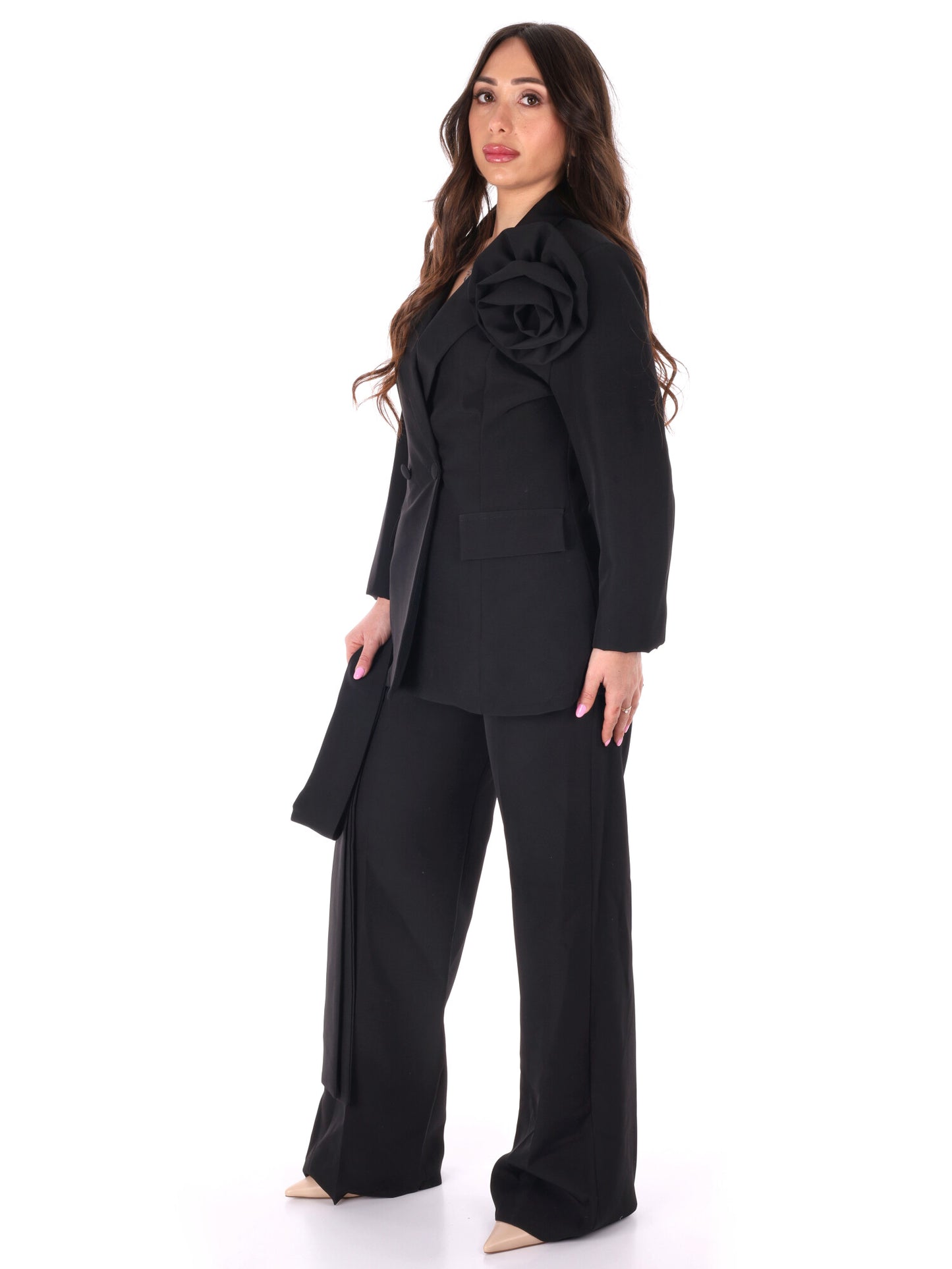 Completo elegante nero Miss Love con spilla fiore da donna