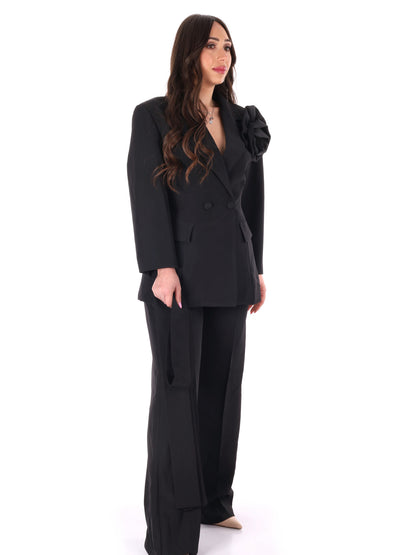 Completo elegante nero Miss Love con spilla fiore da donna