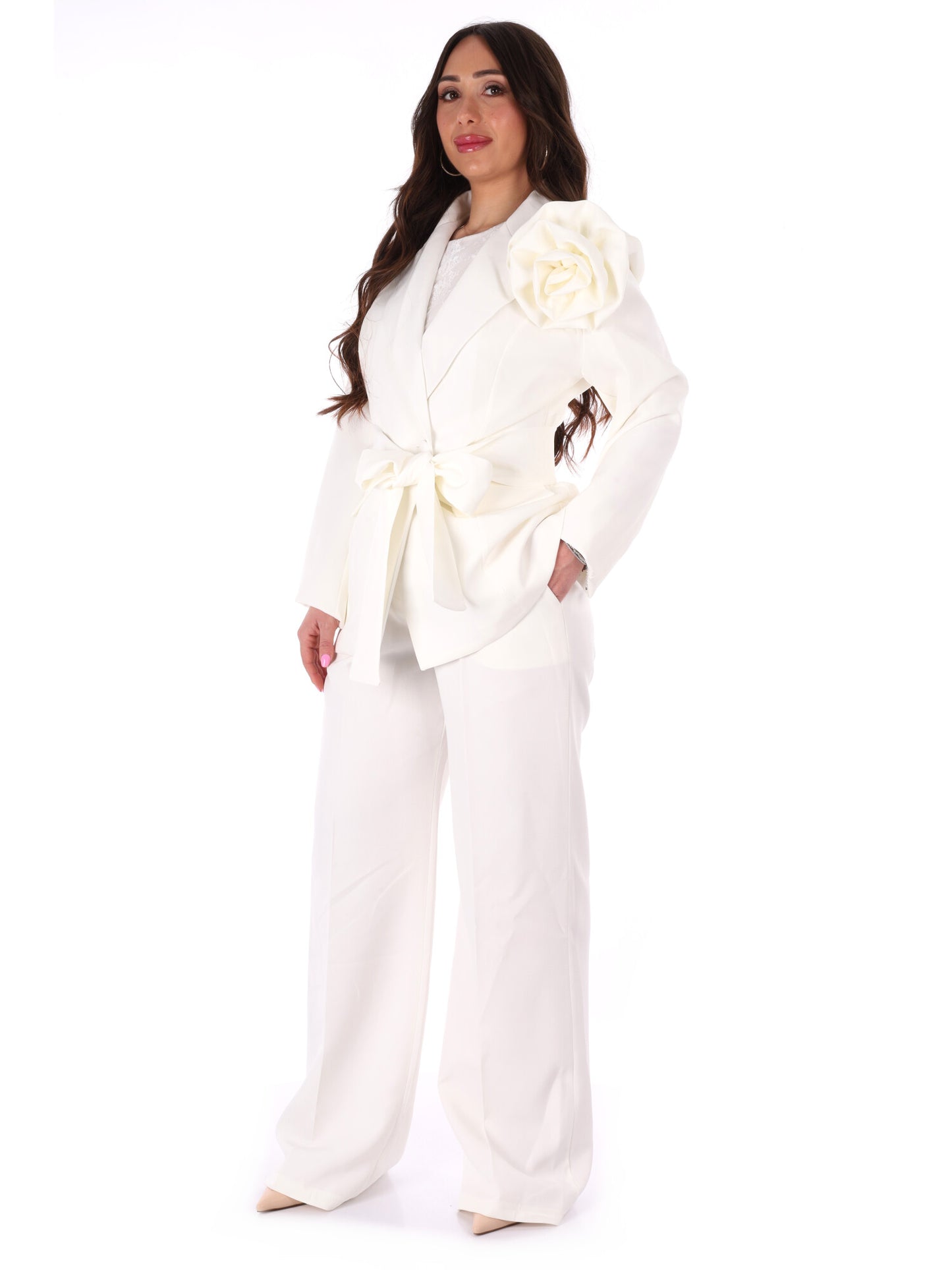 Completo tailleur elegante Miss Love panna da donna con spilla a fiore