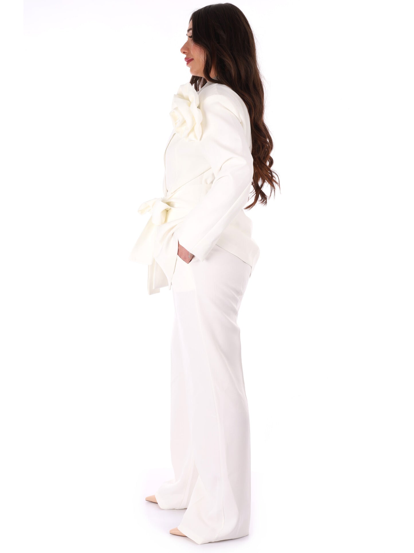 Completo tailleur elegante Miss Love panna da donna con spilla a fiore