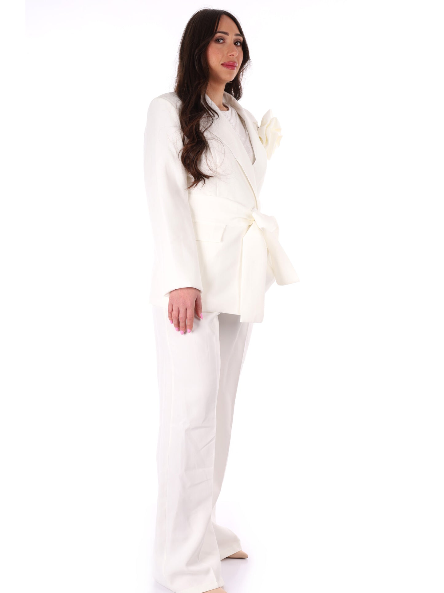 Completo tailleur elegante Miss Love panna da donna con spilla a fiore