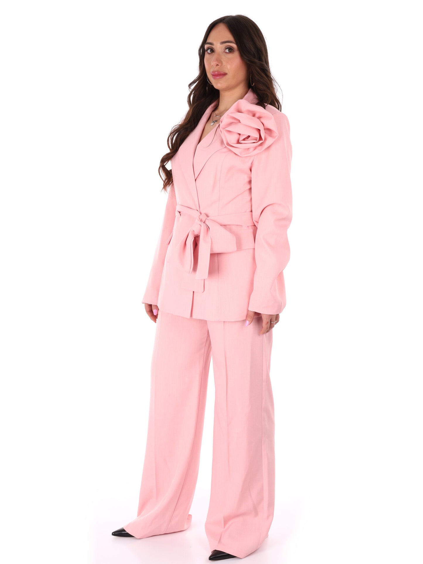 Completo elegante rosa Miss Love con spilla fiore da donna
