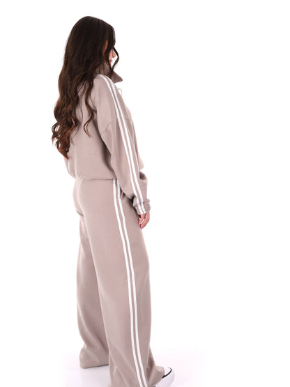 Tuta casual da donna Miss Love color fango con felpa e pantalone