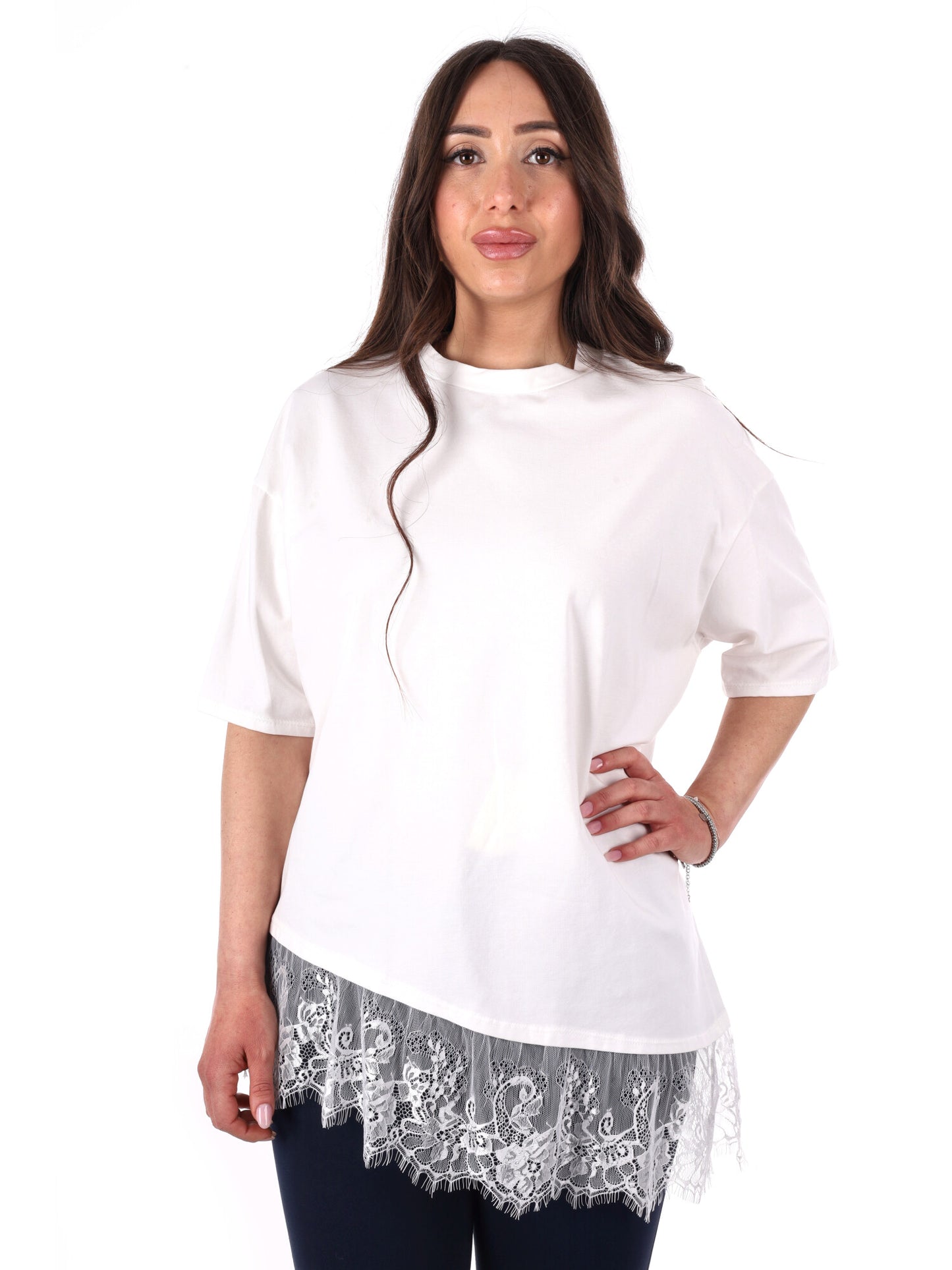 Miss Love t-shirt donna crema dal design versatile e casual