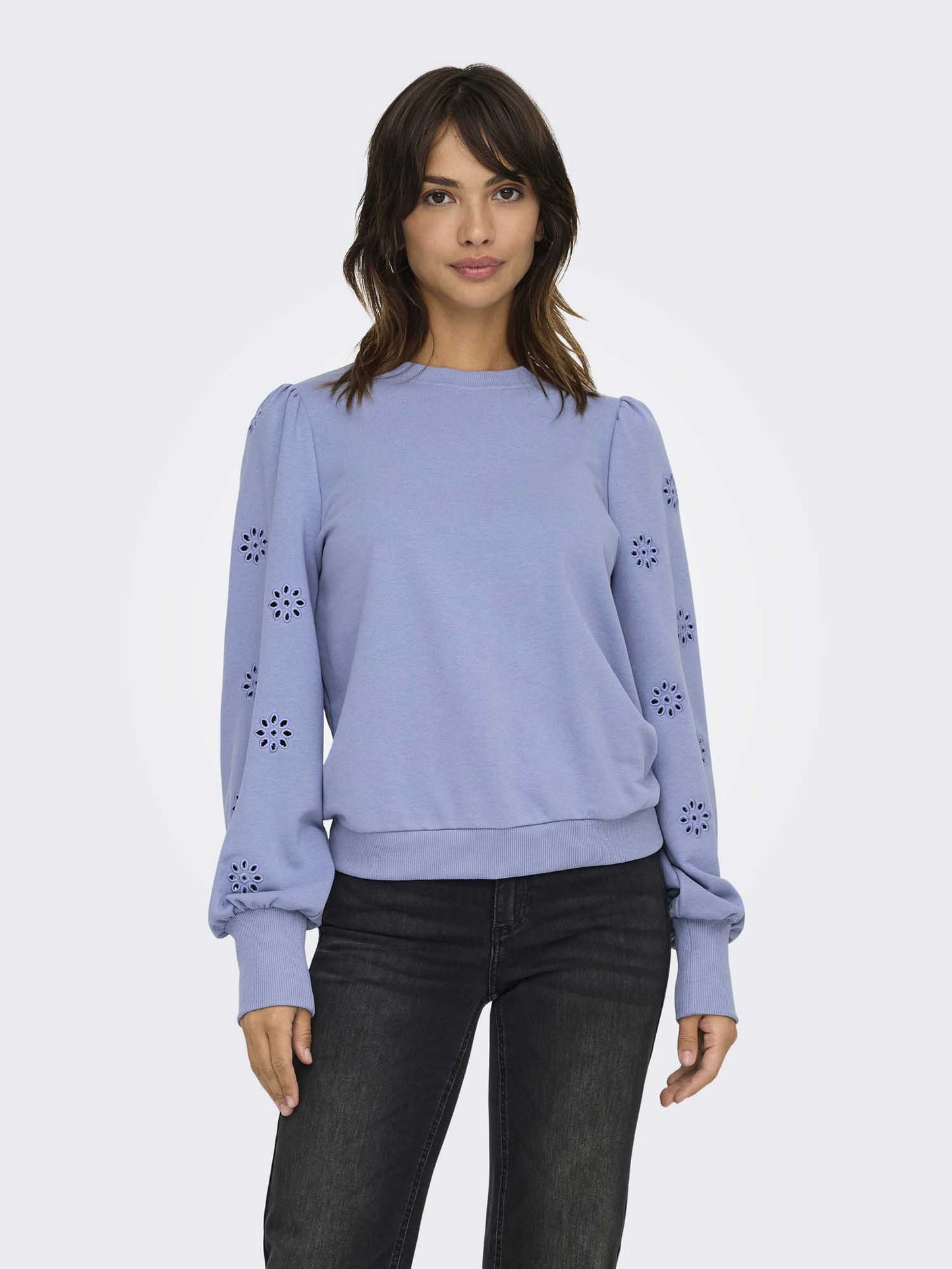 Felpa da donna Only azzurra con ricamo e vestibilità regular