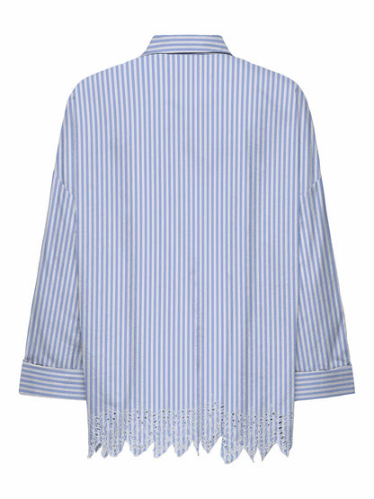 Only Graces, camicia azzurra da donna dal design femminile