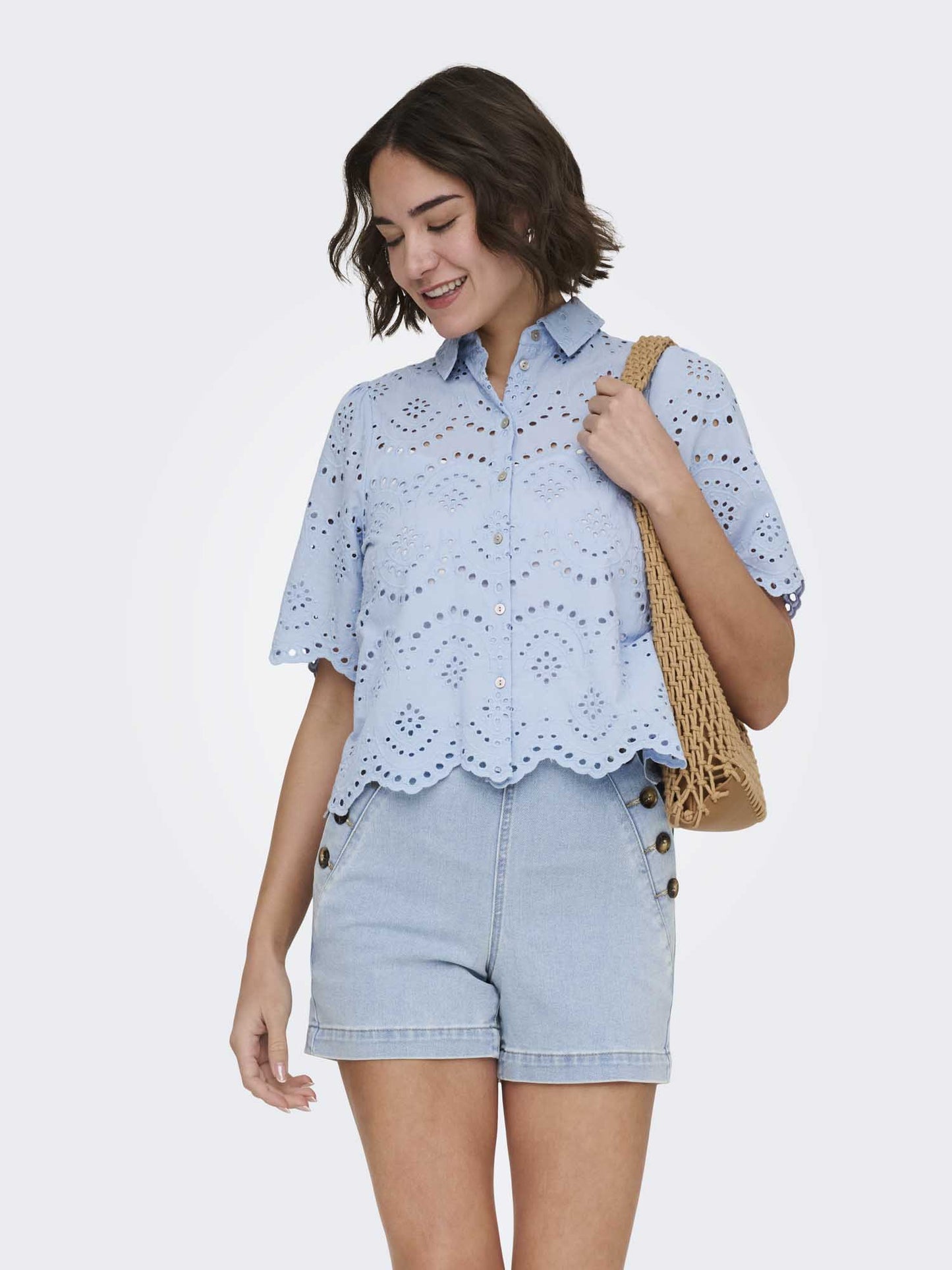 Camicia donna Only Valais azzurra con dettagli ricamati