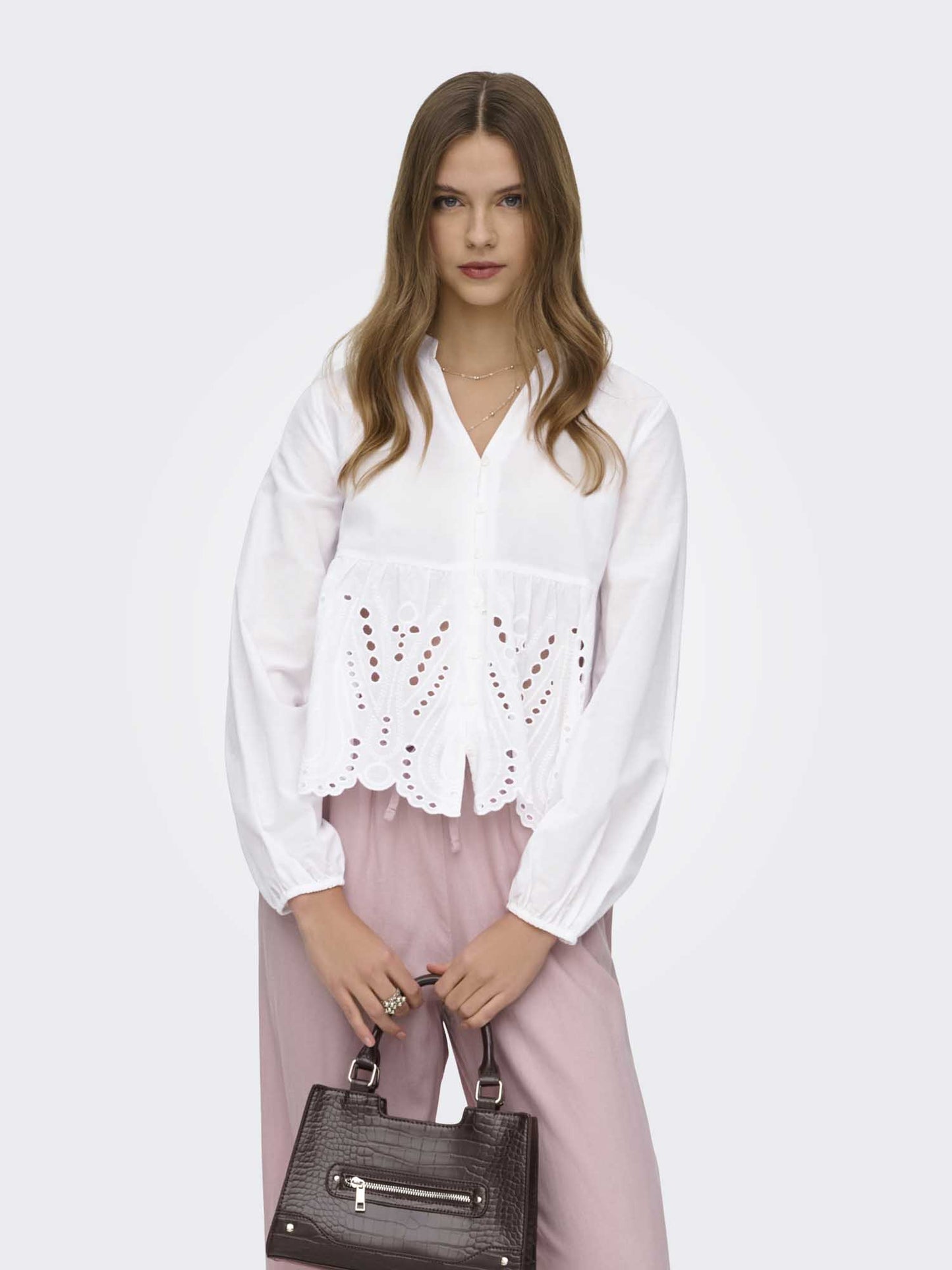 Only Dewina, camicia bianca da donna per primavera-estate