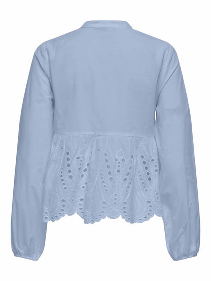 Only Dewina, camicia donna azzurra fresca e versatile