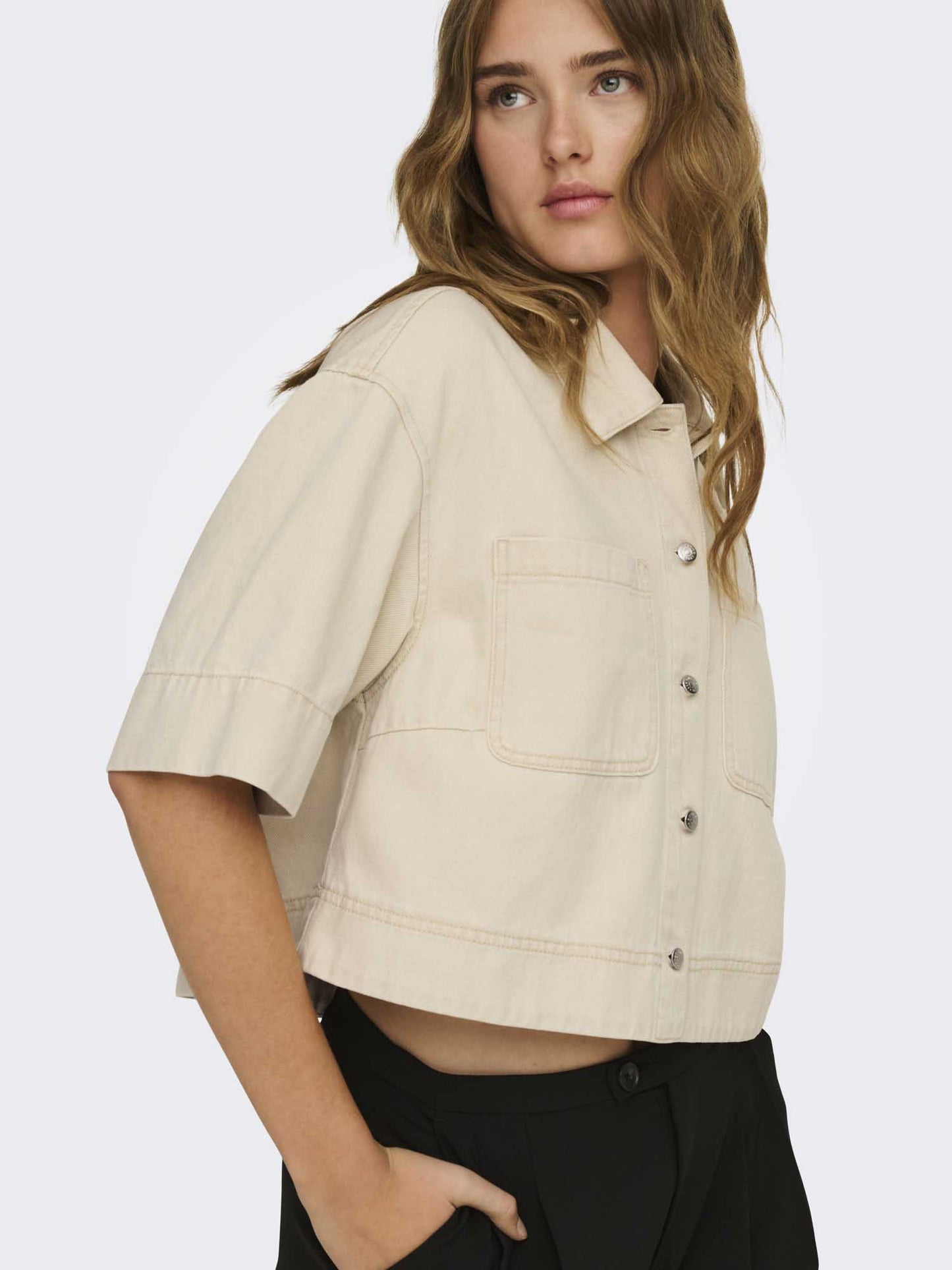 Only Cleo, camicia beige da donna in stile femminile