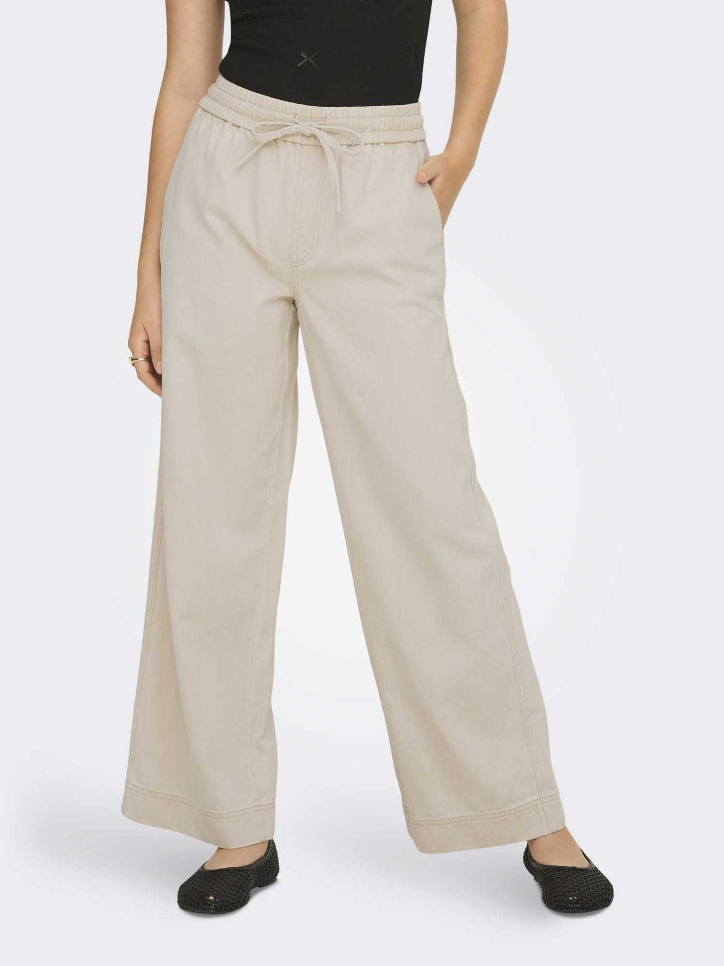 Pantaloni donna Only Maisa in panna dall'eleganza raffinata