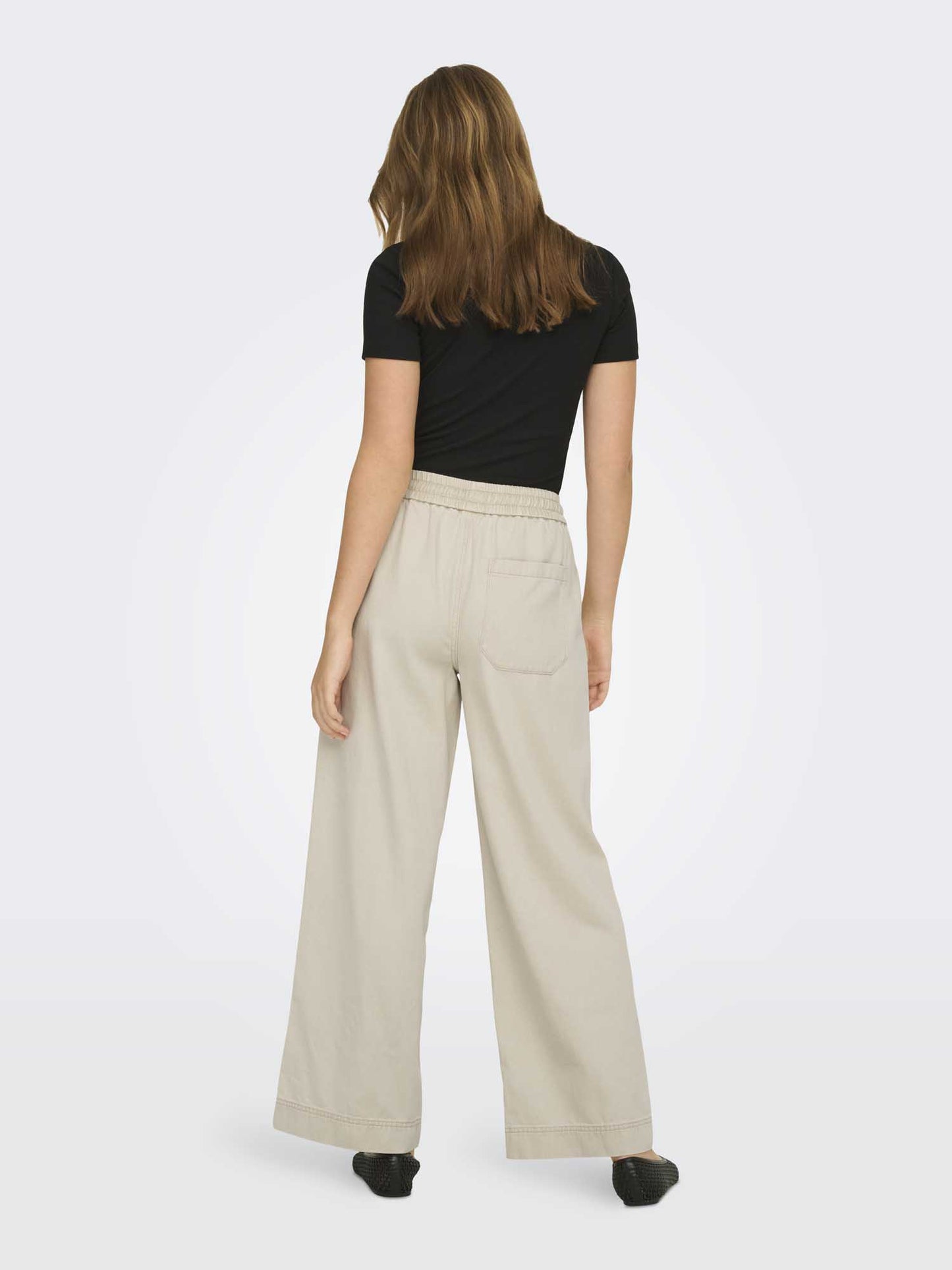 Pantaloni donna Only Maisa in panna dall'eleganza raffinata