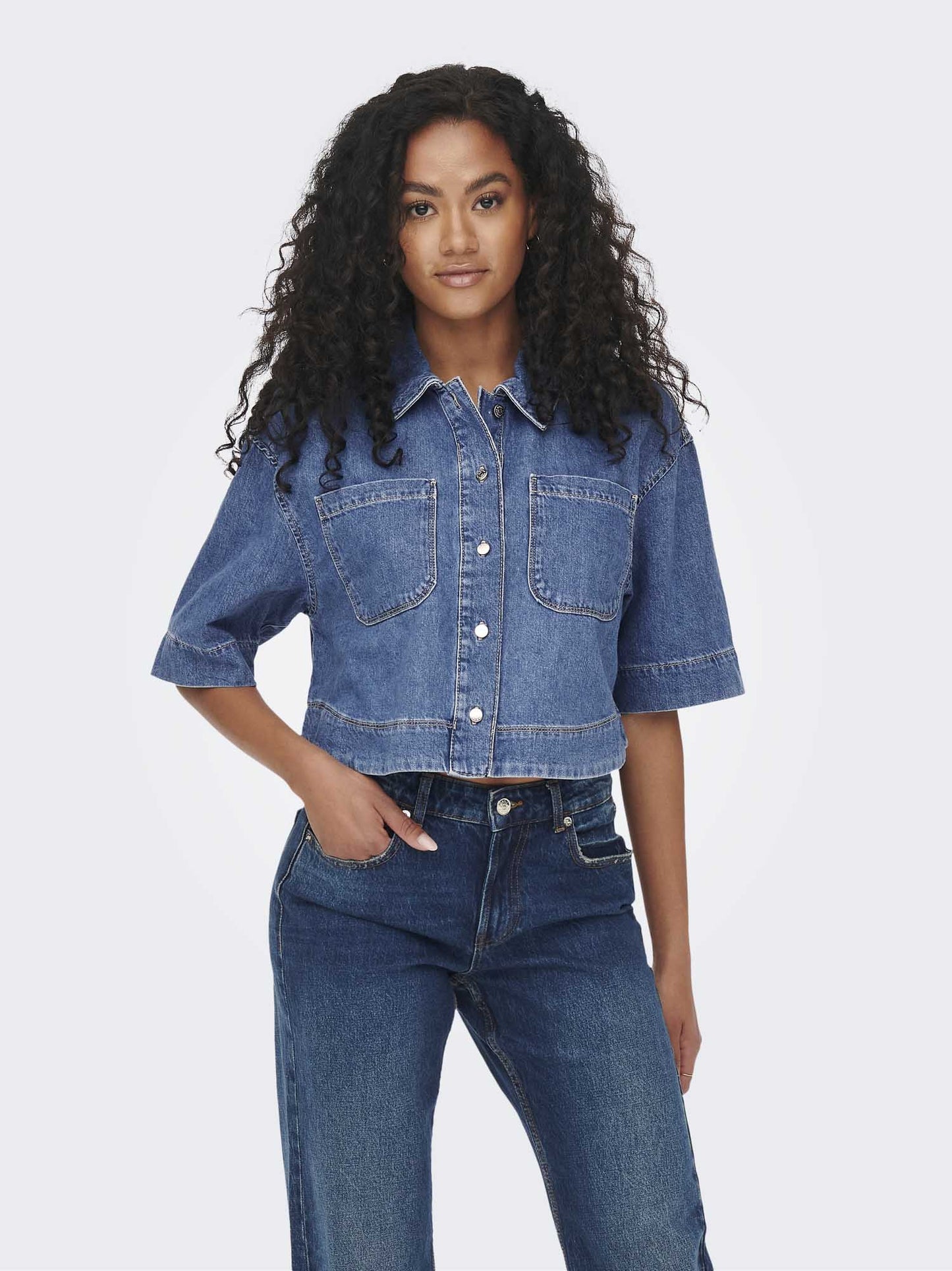 Camicia donna Only Cleo in denim versatile e di tendenza