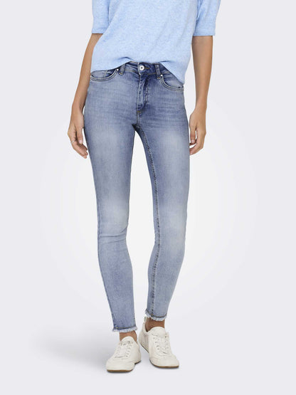 Jeans donna Only dal taglio moderno in denim medio