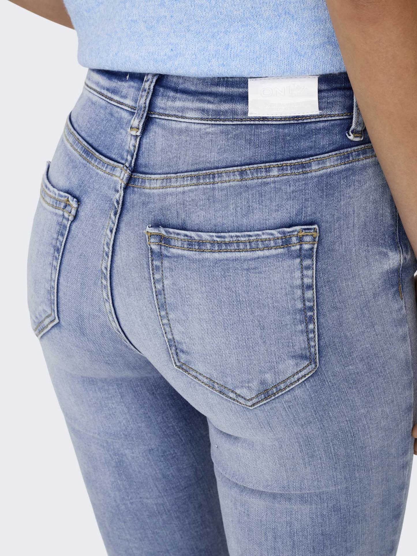 Jeans donna Only dal taglio moderno in denim medio