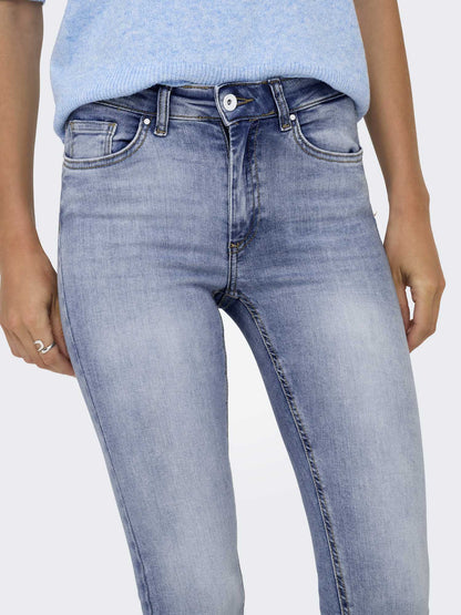 Jeans donna Only dal taglio moderno in denim medio