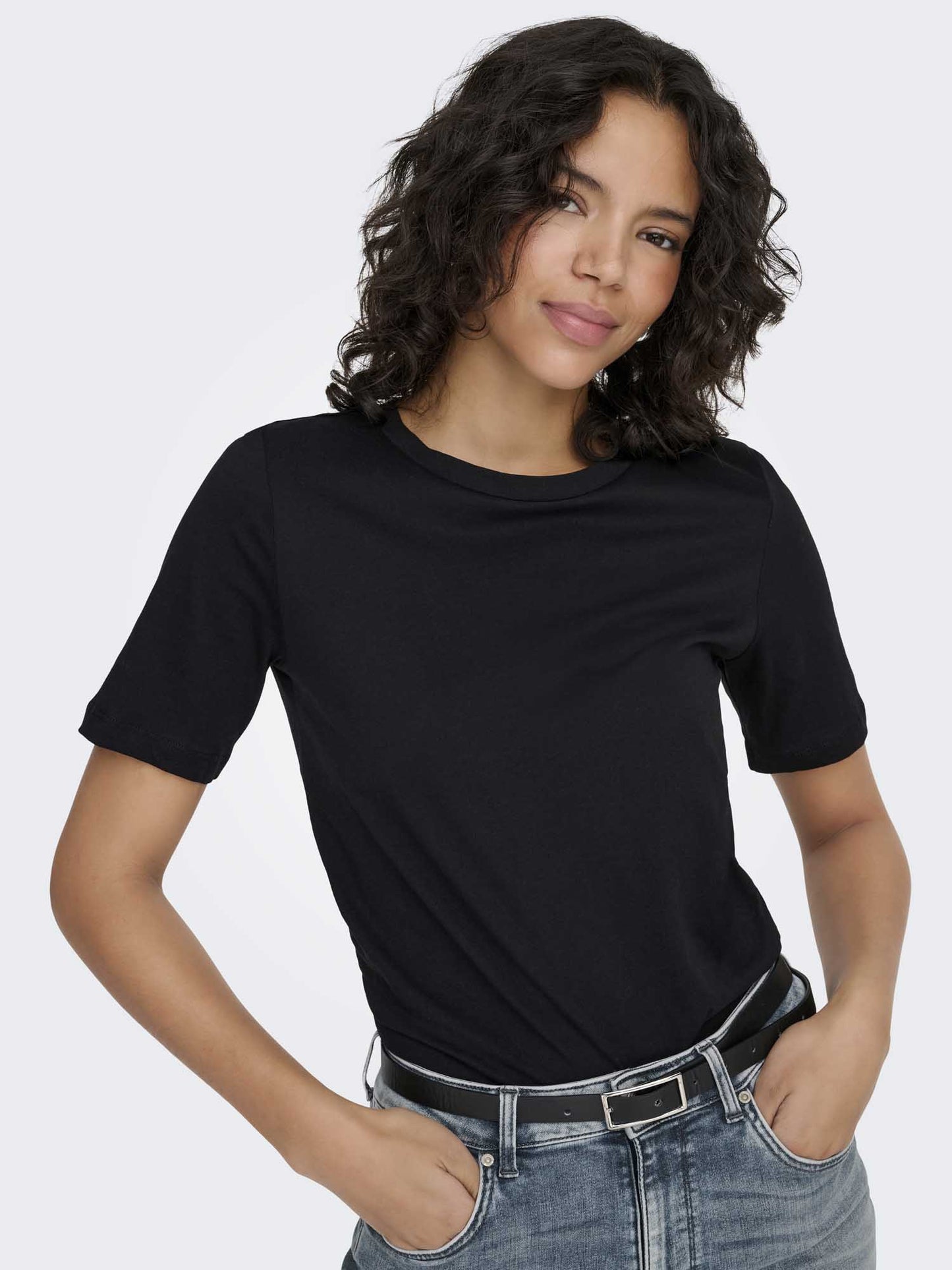 T-shirt nera da donna Only ONLONLY con maniche corte in cotone