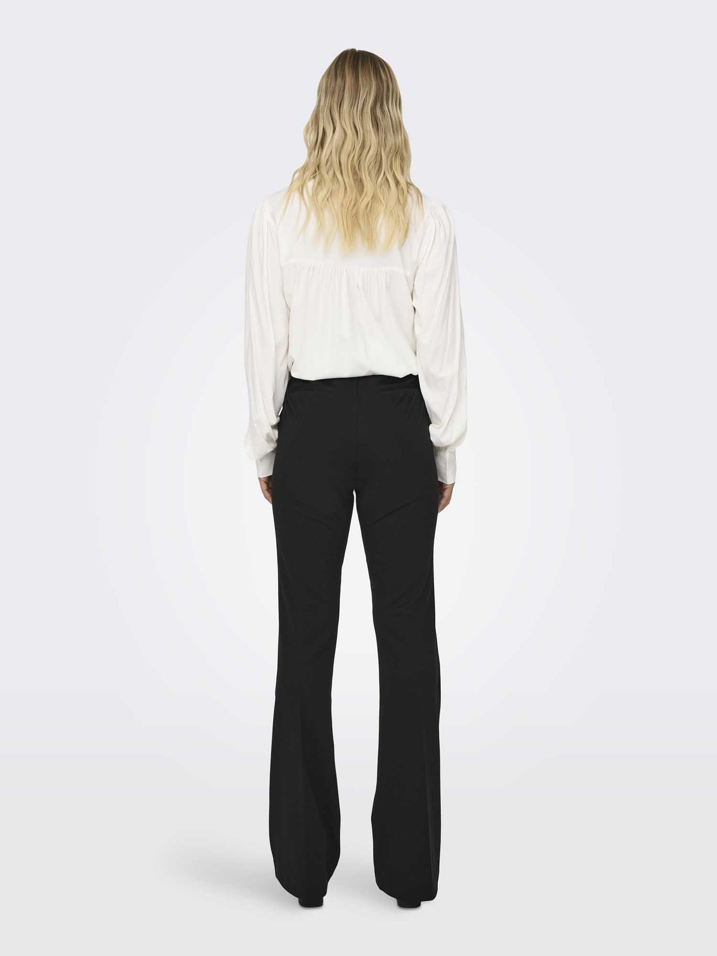 Pantaloni Only Peach eleganti e leggermente svasati da donna neri