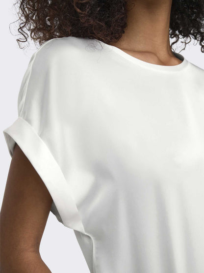 T-shirt Only Onllieke in satin bianca da donna