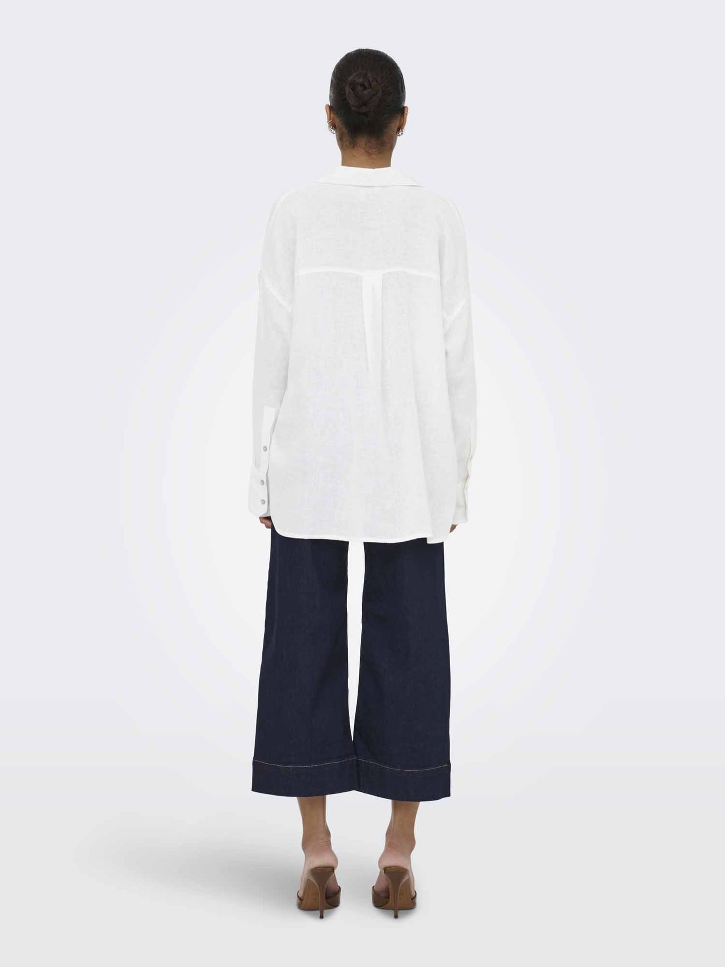 Only Bruxelles, camicia bianca da donna elegante e versatile