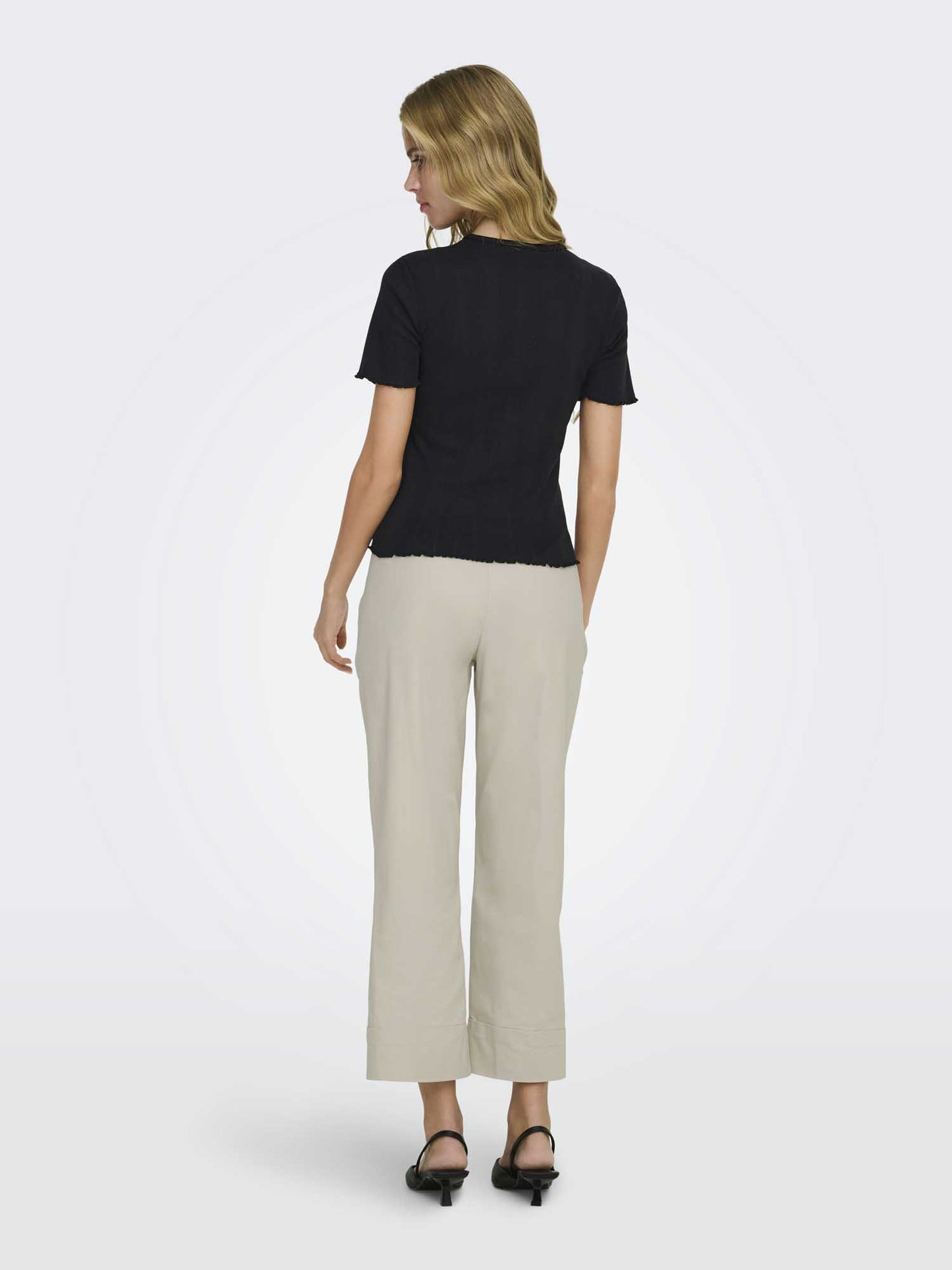 T-shirt Onltenna a maniche corte da donna in cotone nero