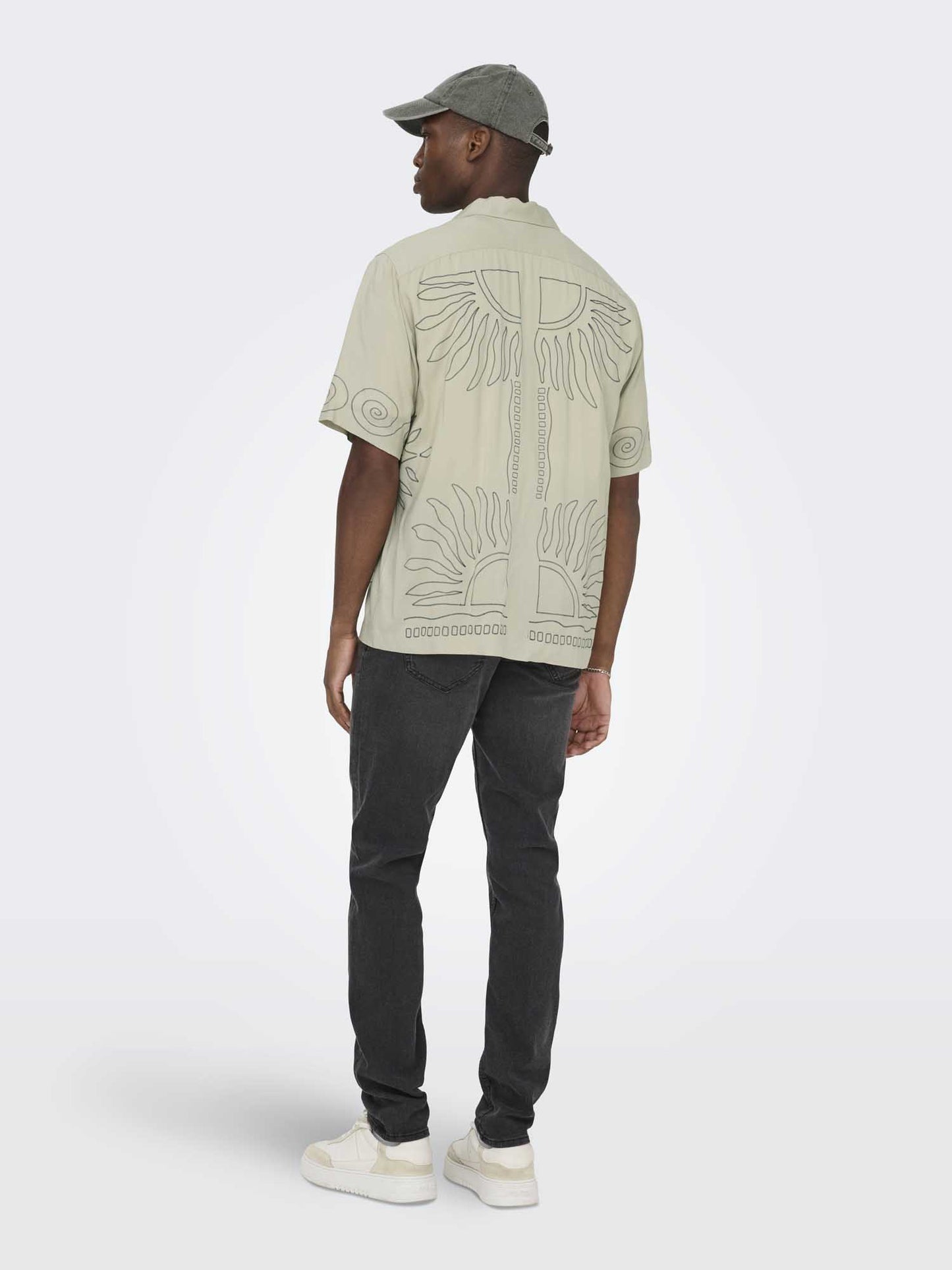 Camicia uomo beige Only & Sons Wright, stile essenziale e versatile