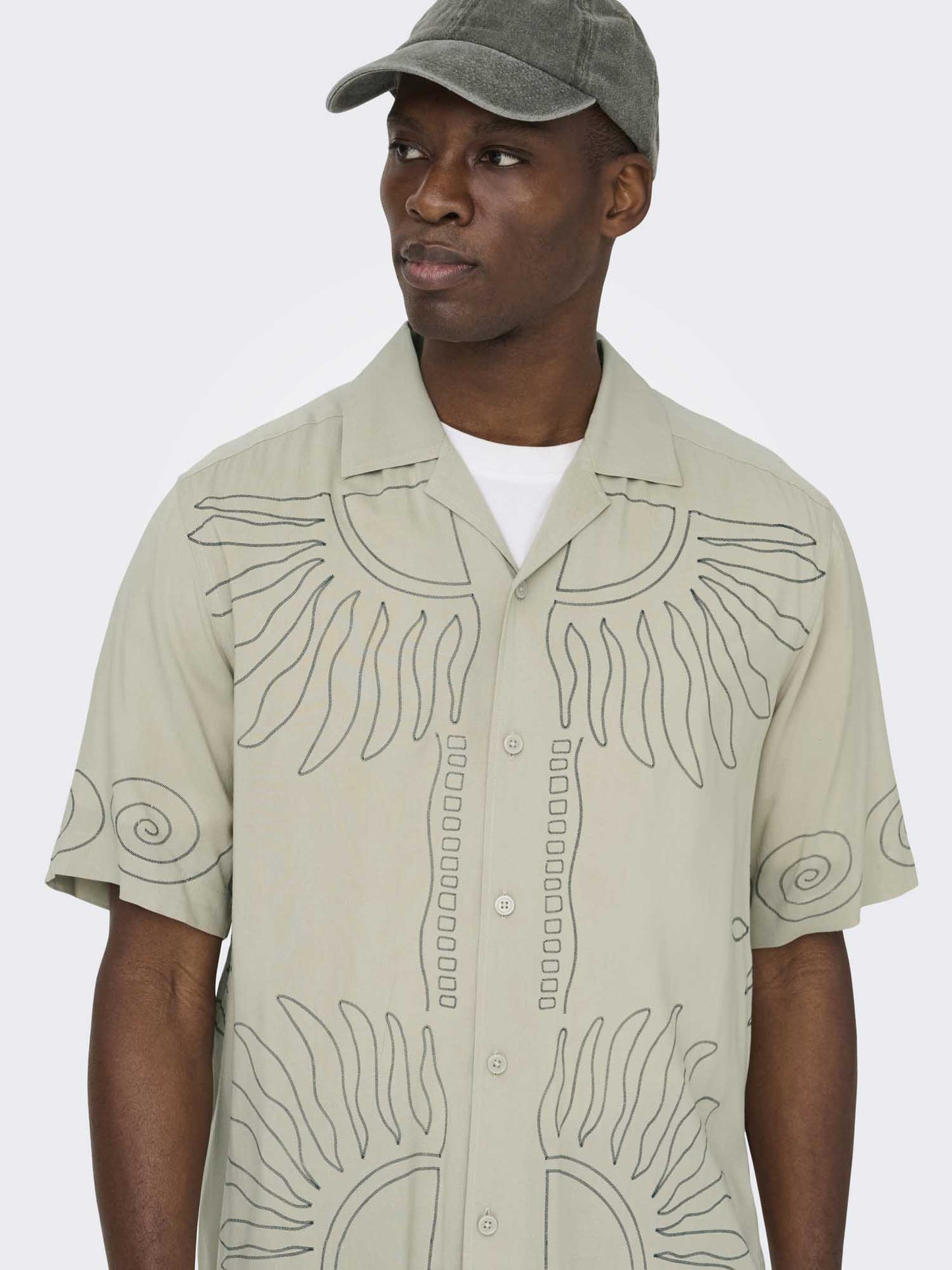 Camicia uomo beige Only & Sons Wright, stile essenziale e versatile