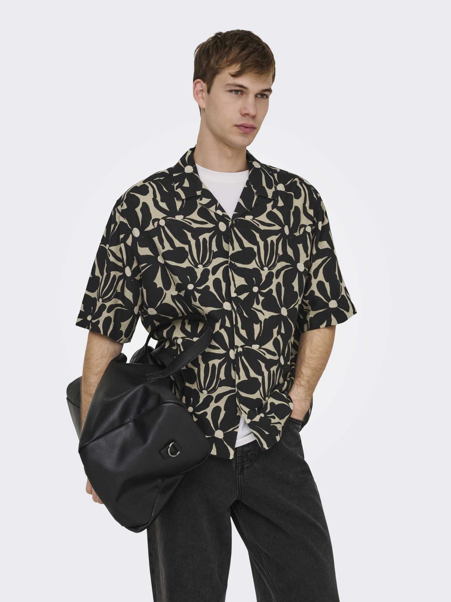 Camicia uomo Only & Sons Harvi in nero per la primavera-estate