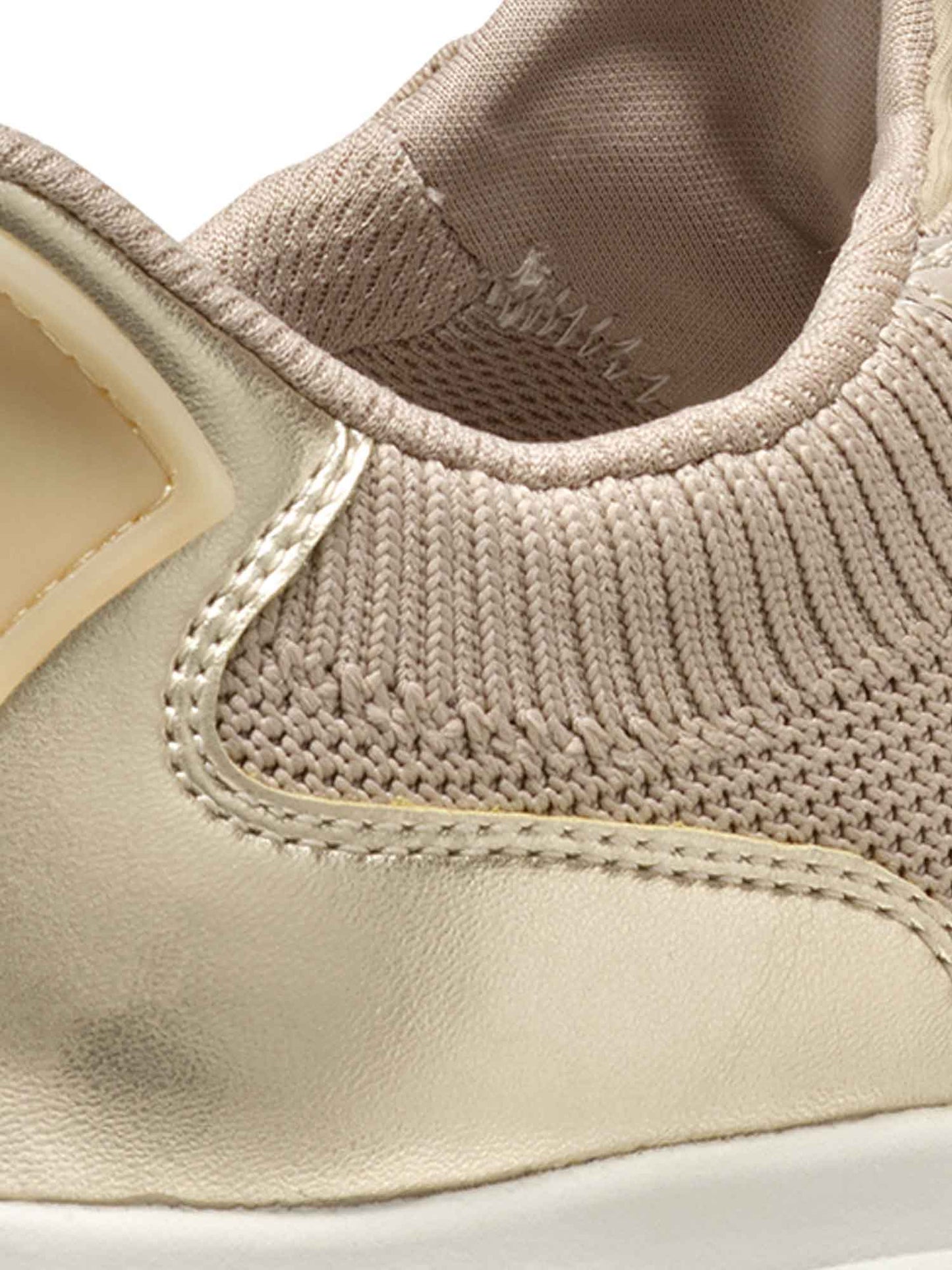 Slip on da donna Geox Spherica Plus in fango