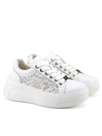 Cult Sneakers Nirvana da donna in bianco dal design moderno e versatile