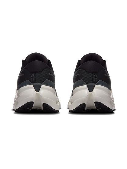 On Cloudrunner 3, scarpa running uomo nera per ogni corsa