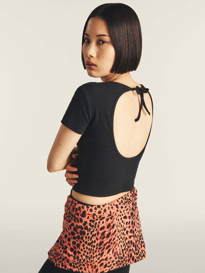 T-SHIRT CROP CON APERTURA SULLA SCHIENA FREDDY DA RAGAZZA NERO