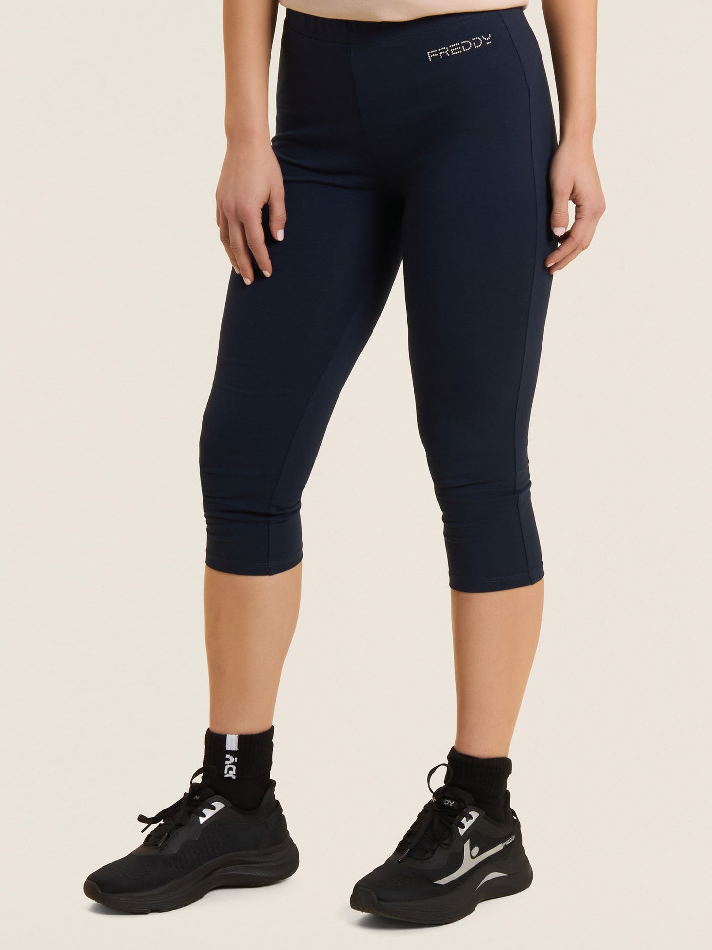 Pantaloni Core da donna in blu, essenziali e funzionali
