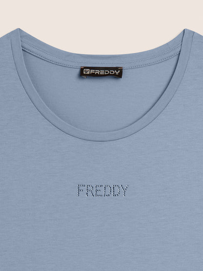 Freddy College Luxe, t-shirt azzurra da donna con strass raffinati