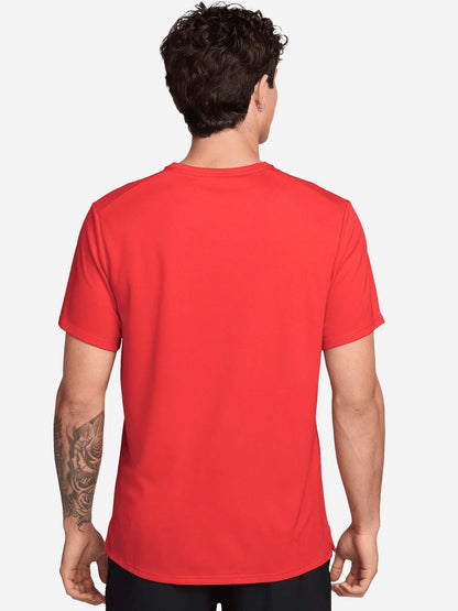 Nike Miler Dri-FIT UV, t-shirt running da uomo rossa