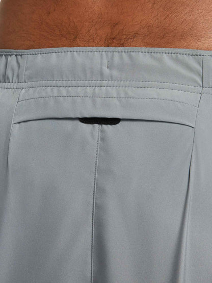 Nike Challenger, shorts running da uomo grigi leggeri e confortevoli