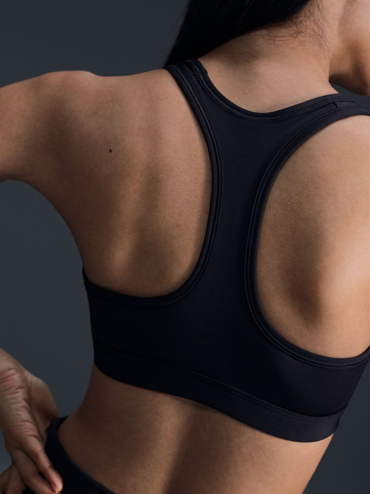 Nike swoosh medium s bra training da donna nero
