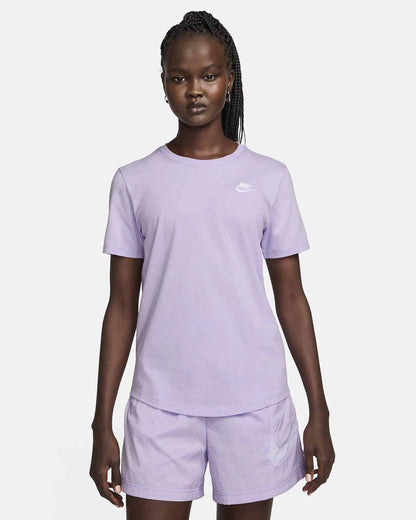 Nike Sportswear Club Essentials, t-shirt maniche corte da donna lilla