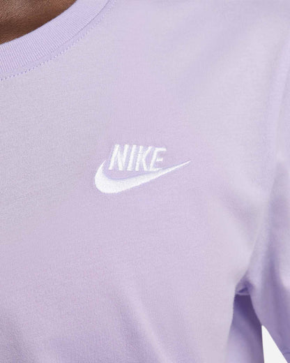 Nike Sportswear Club Essentials, t-shirt maniche corte da donna lilla