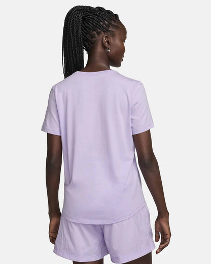 Nike Sportswear Club Essentials, t-shirt maniche corte da donna lilla