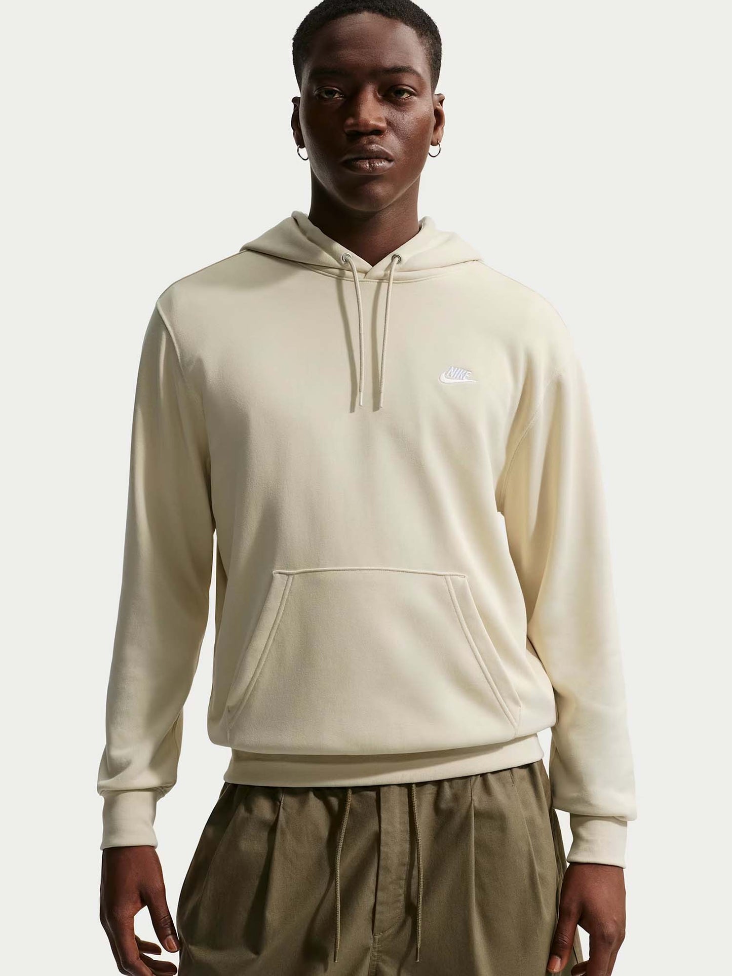 Felpa Nike Club in French Terry da uomo color crema