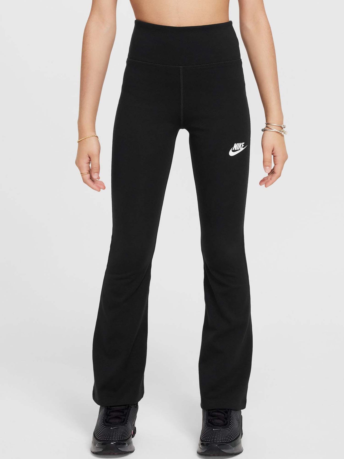Leggings Nike a vita alta e gamba svasata per bambina in nero