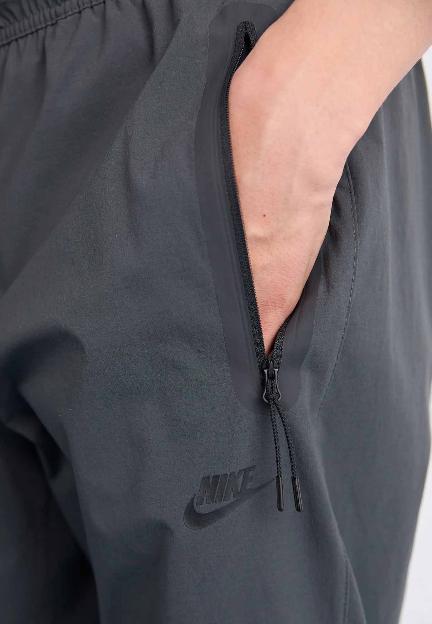 Nike Tech Wove, pantalone da uomo grigio