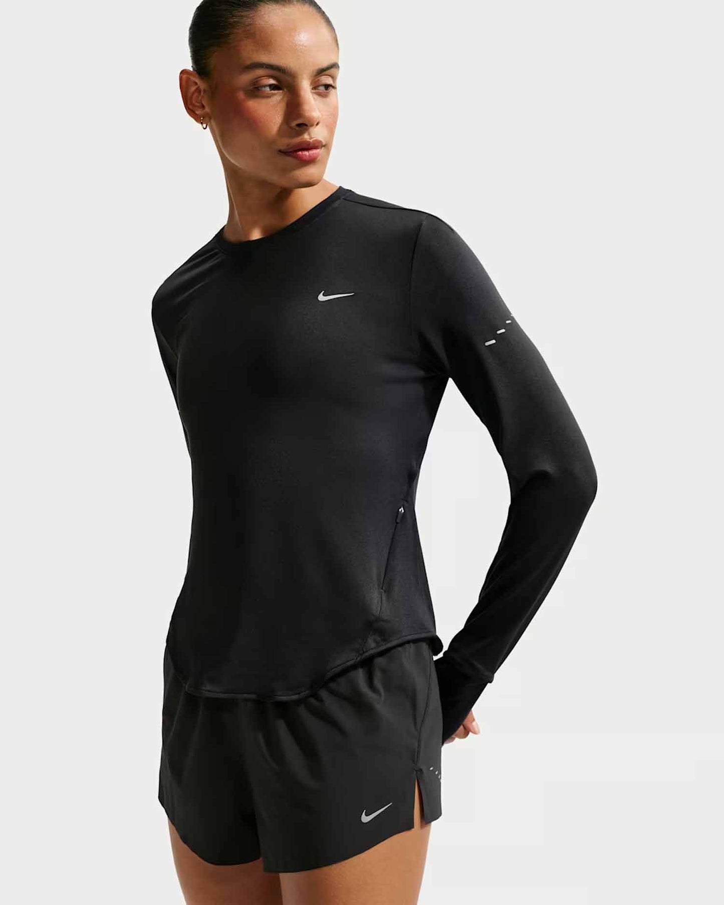 Nike Swift, top a manica lunga da donna nero